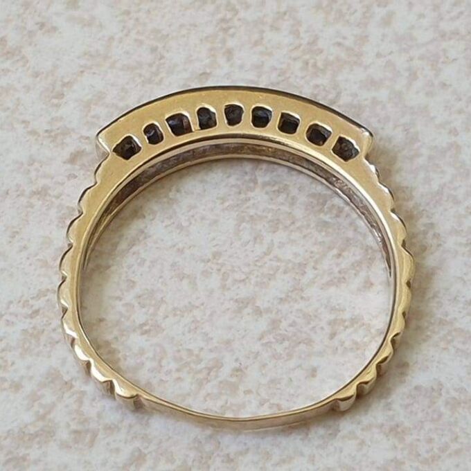 Channel Set Sapphire Ring in 9ct Gold, a UK L 1/2 or a US 6 1/4