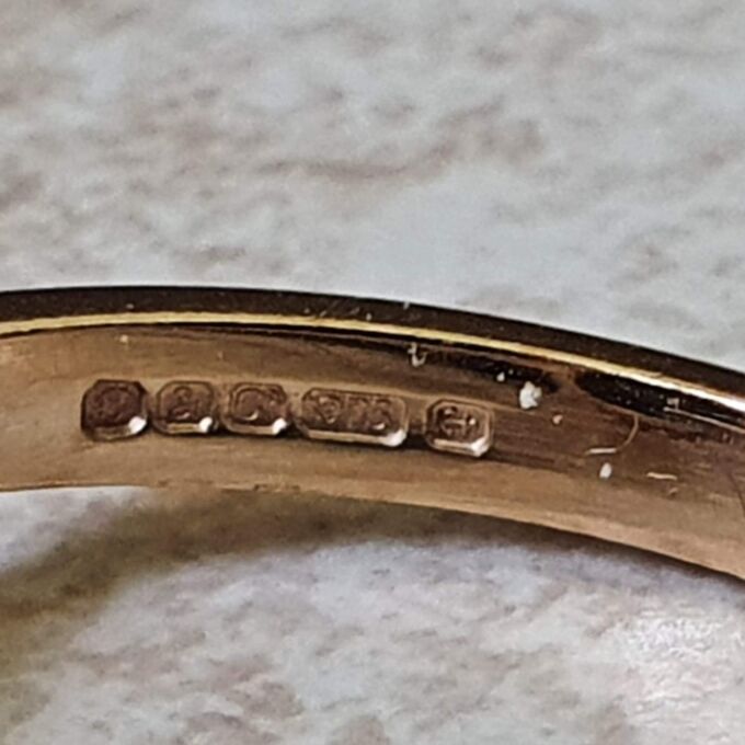 Hematite Solitaire Ring in 9ct Gold.