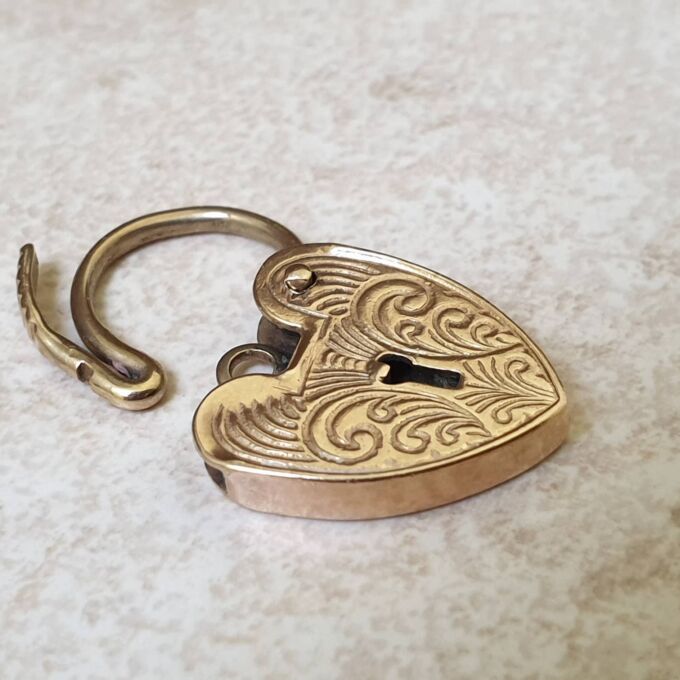 Ornate Heart Padlock Pendant in 9ct Gold