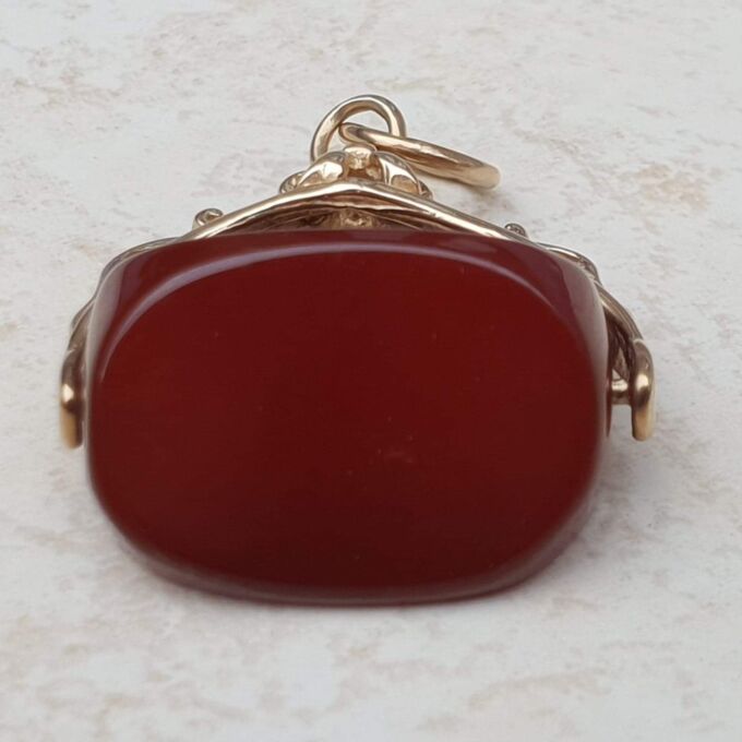Carnelian Spinner Fob Pendant in 9ct Gold