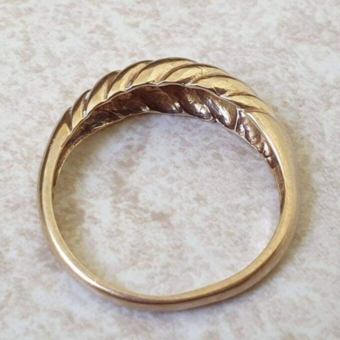 Graduating Dome Ring in 9ct gold, a UK L or a US 5 3/4