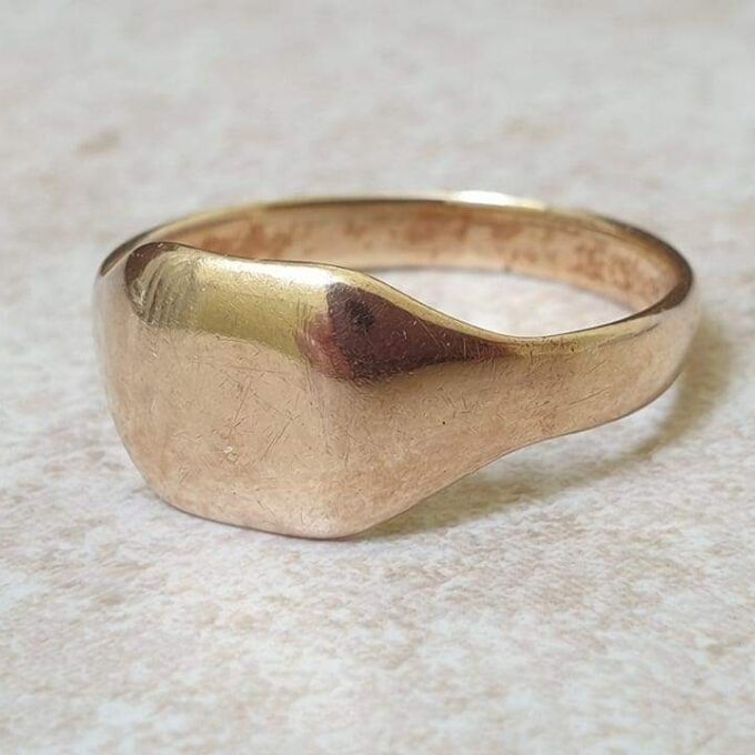 Simple Plain Signet Ring in 9ct Gold.