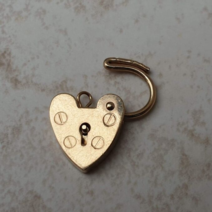 Plain Heart Padlock in 9ct Gold