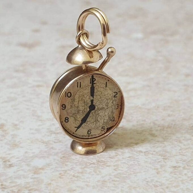 Alarm Clock Charm Pendant in 9ct Gold.