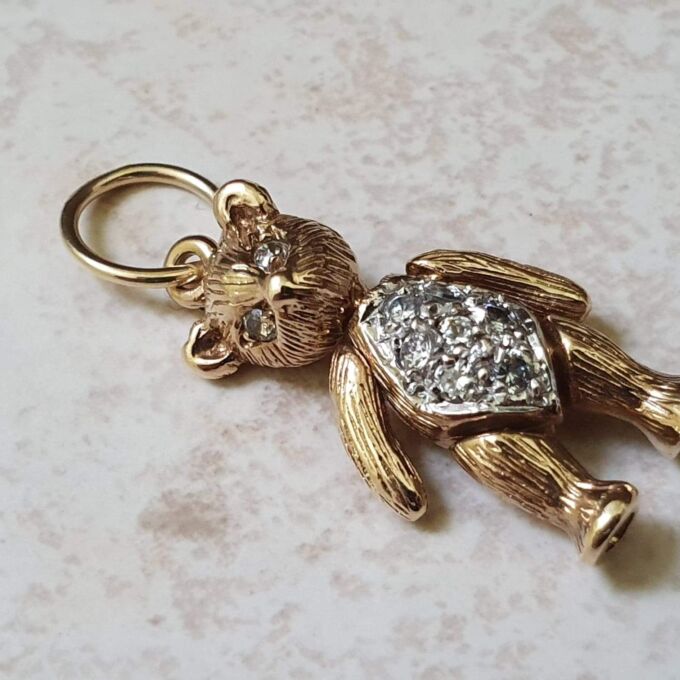Small Gemset Vintage Teddy Bear in 9ct Gold