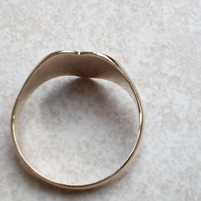 Simple Heart Signet Ring in 9ct Gold