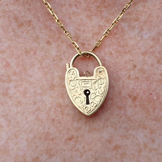 Vintage Engraved Heart Padlock in 9ct Gold