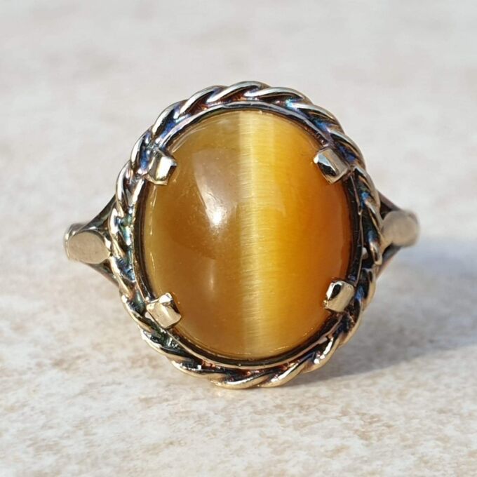 Tigers Eye Ring in 9ct Gold, a UK M 1/2 or a US 6 3/4.
