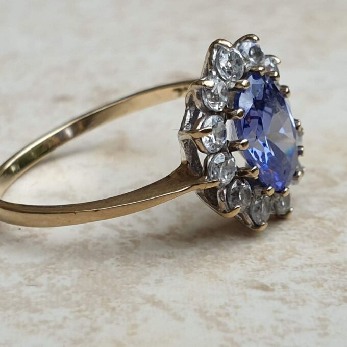 Tanzanite Coloured Paste Cluster Ring in 9ct Gold,  a UK N or a US 7.
