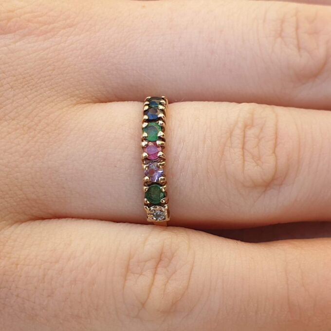 Dainty DEAREST Acrostic Stacking Ring in 9ct gold,  a UK K 1/2 or a US 6.