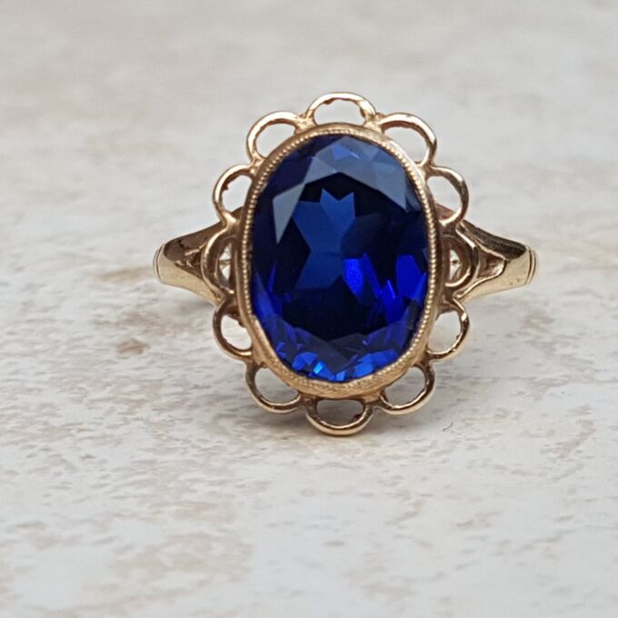 Synthetic Sapphire Solitaire Ring in 9ct Gold, a UK K or a US 5 3/4.