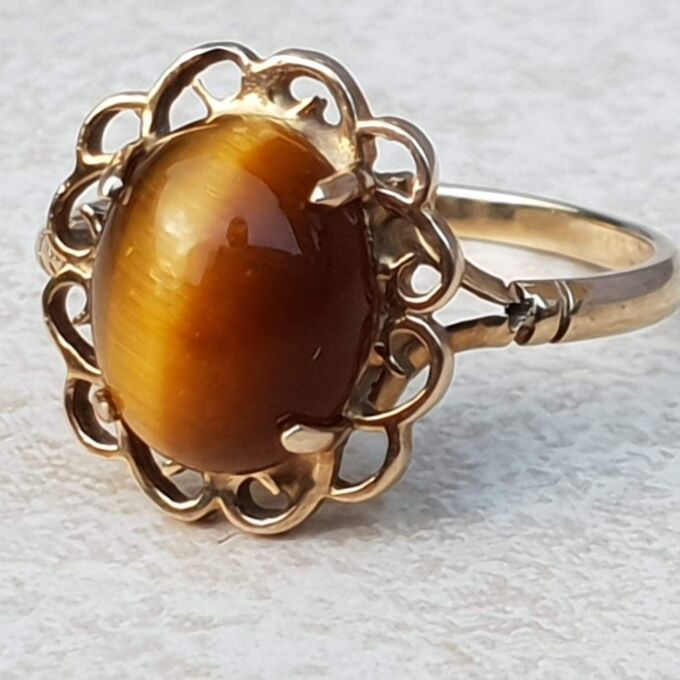 Fancy Tigers Eye Ring in 9ct Gold, a UK L or a US 6.