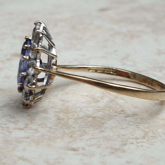 Tanzanite Coloured Paste Cluster Ring in 9ct Gold,  a UK N or a US 7.