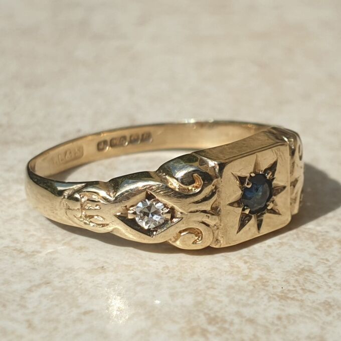 Sapphire and Diamond Ring in 9ct Gold, a UK M 1/2 or a US 6 3/4