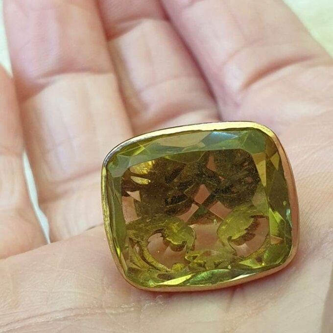 Green Paste Pendant in 9ct Gold.