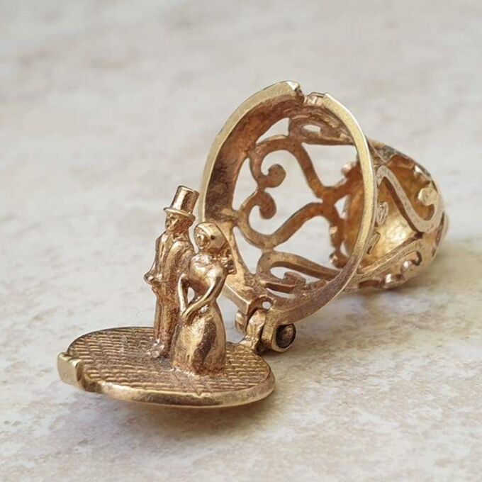 Wedding Bell Bride and Groom in 9ct Gold