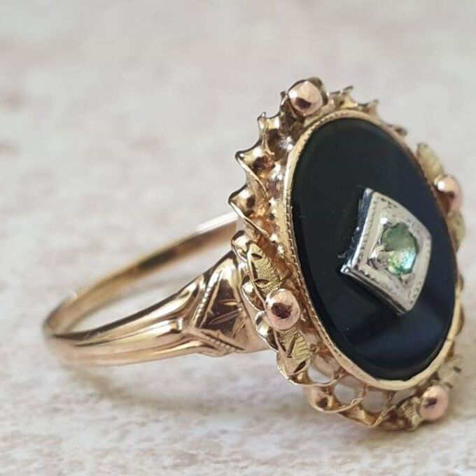 Vintage Onyx Ring in 10k Rose and Yellow Gold, a UK J or a US 5