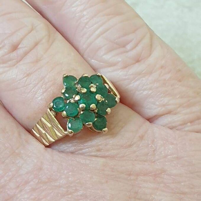 Emerald Cluster Ring in 9ct Gold.