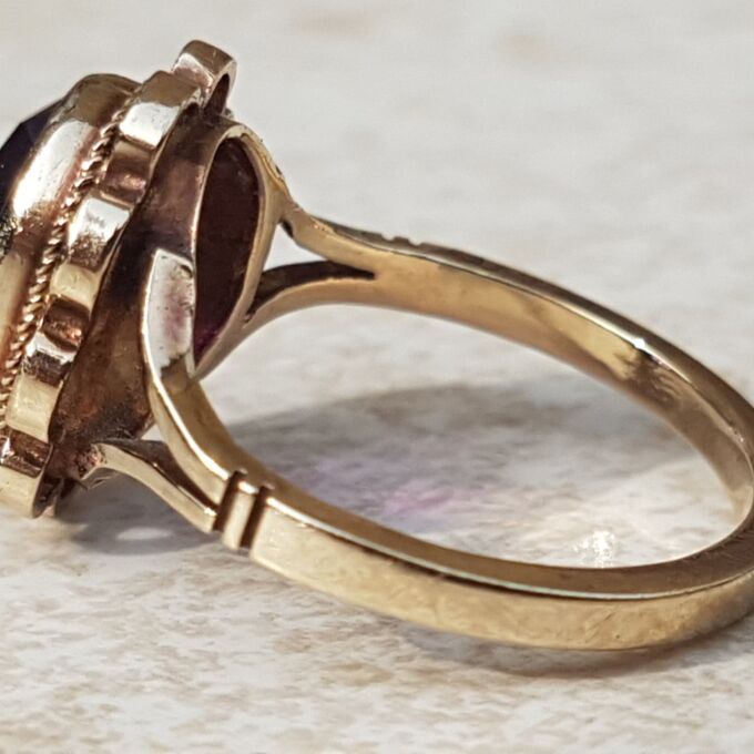 Vibrant Synthetic Amethyst Solitaire 9ct Gold Ring, a UK J or a US 5 1/4.