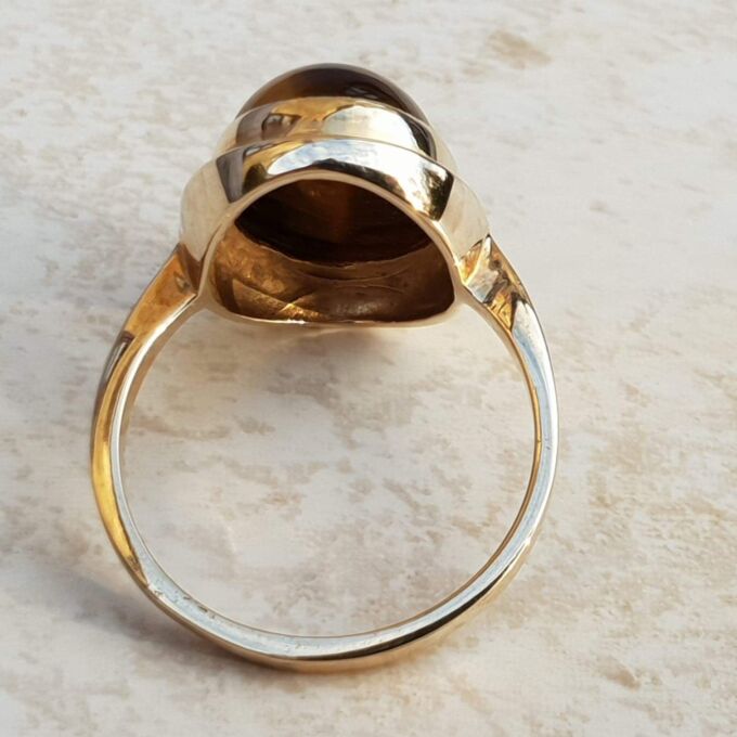 Striking Tigers Eye Frame Ring in 9ct Gold, a UK N 1/2 or a US 7.