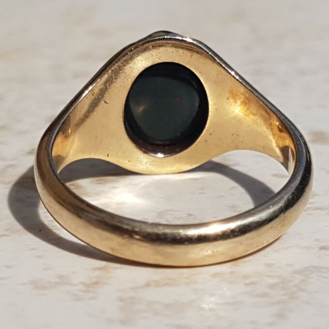 Timeless Oval Bloodstone Signet Ring in 9ct Gold, a UK K 1/2 or a US 5 3/4.