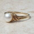 Pearl Solitaire Ring in 9ct Gold.