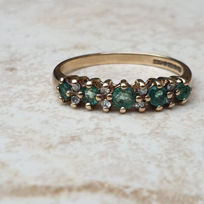 Emerald and Diamond Ring in 9ct Gold, a UK L or a US 6.
