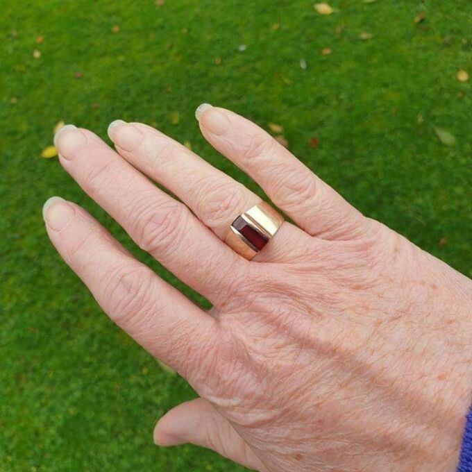 Reserved – Fabulous Carnelian Signet Ring in 9ct Gold.