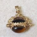 Three Stone Spinner Fob Pendant in 9ct Gold