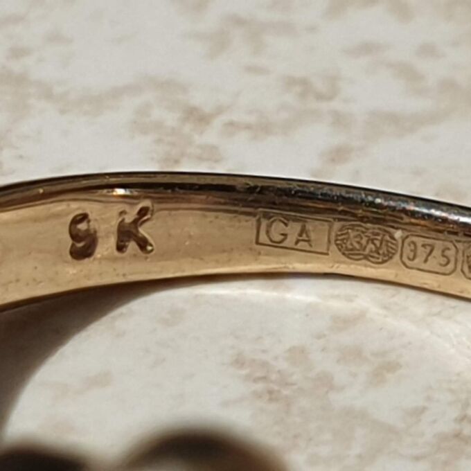 Topaz and Paste Daisy Cluster Ring in 9ct Gold,  a UK N or a US 7.