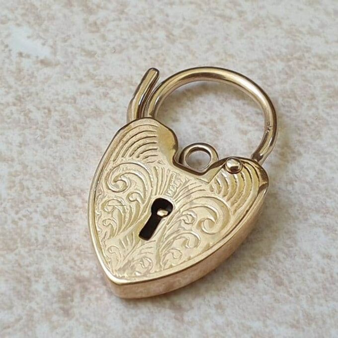 Engraved Front Fully Working Heart Padlock in 9ct Gold