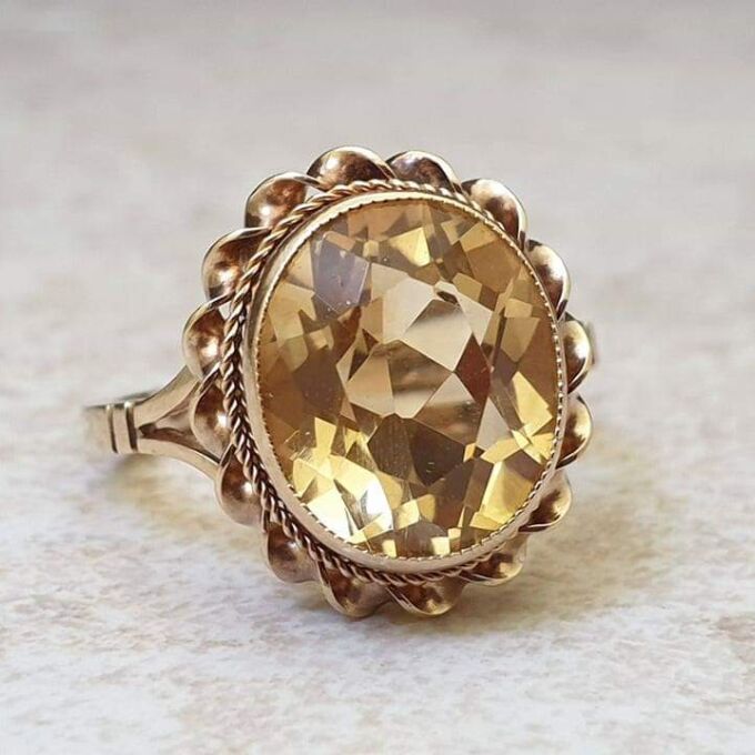 Citrine Solitaire Ring in 9ct Gold, a UK L 1/2-M or a US 6 1/4-6 1/2