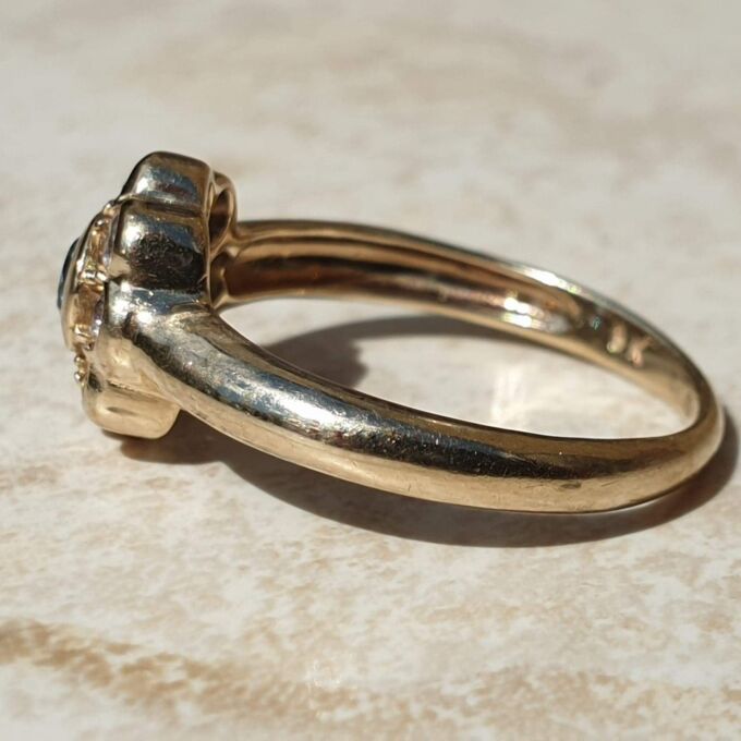 Topaz and Paste Daisy Cluster Ring in 9ct Gold,  a UK N or a US 7.