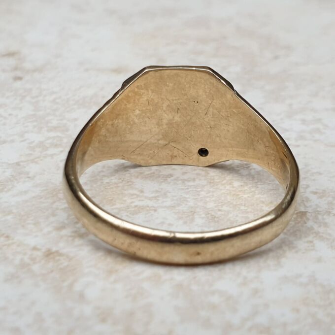 Diamond Set Sunray Signet Ring in 9ct Gold, a UK U 1/2 or a US 10 1/2