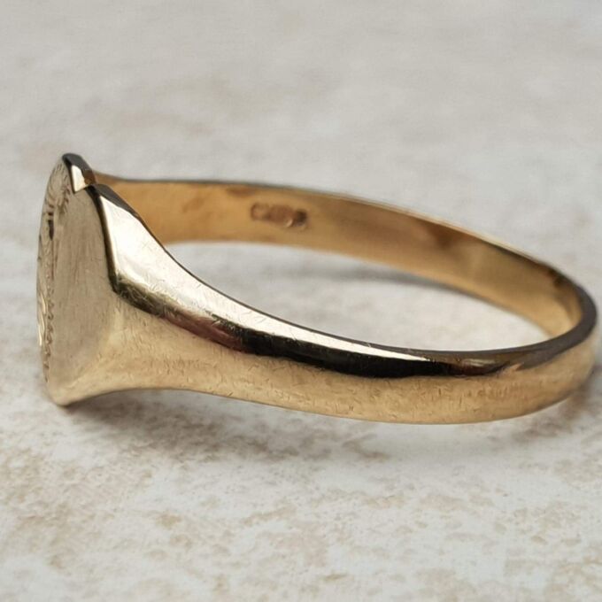 Sale – Heart Signet Ring in 9ct Gold, a UK O 1/2 or a US 7 1/2.
