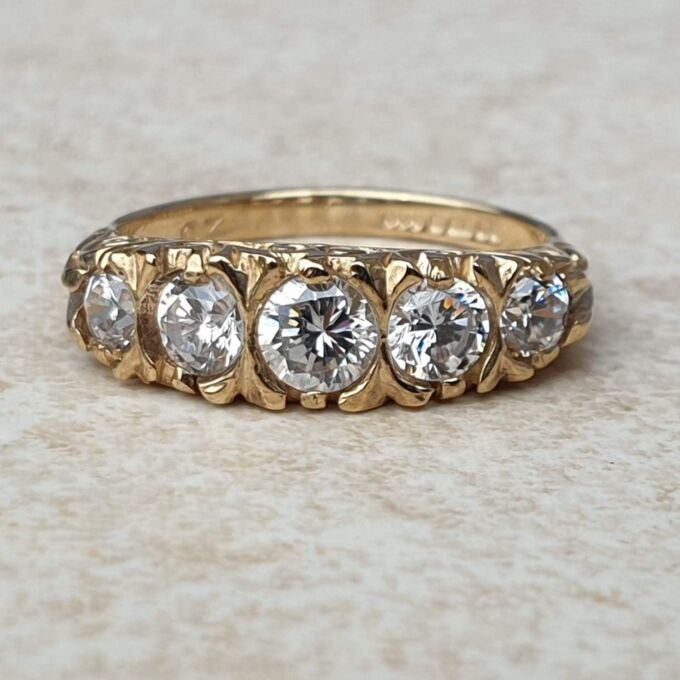 Graduating Paste Five Stone Ring in 9ct Gold,  a UK I 1/2 or a US 4 3/4.