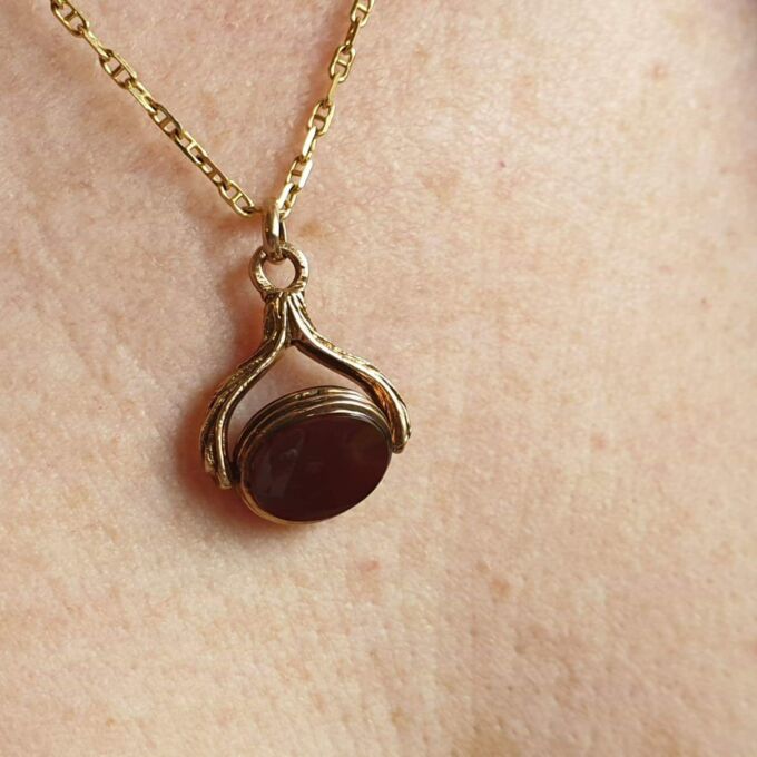 Two Sided Spinner Fob Pendant in 9ct Gold.