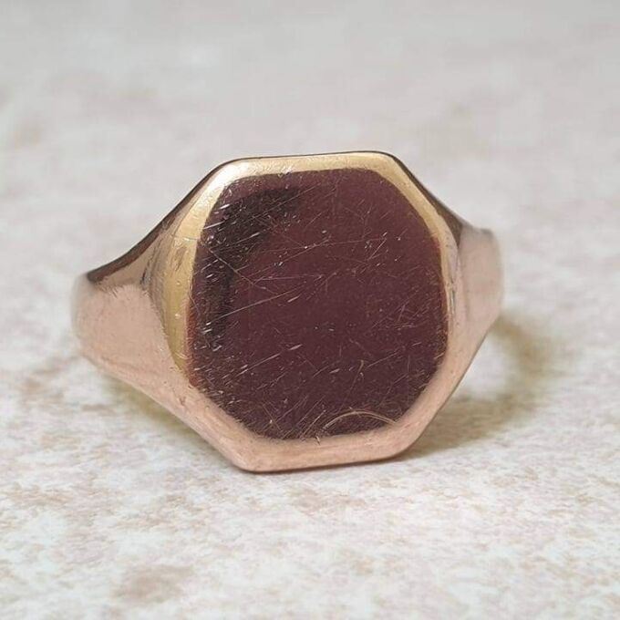 Simple Signet Ring in 9ct Gold.