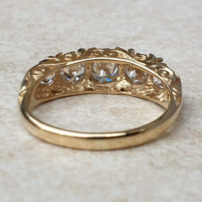 Graduating Paste Five Stone Ring in 9ct Gold,  a UK I 1/2 or a US 4 3/4.