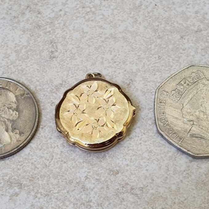 Ornate Flower Locket in 9ct Gold