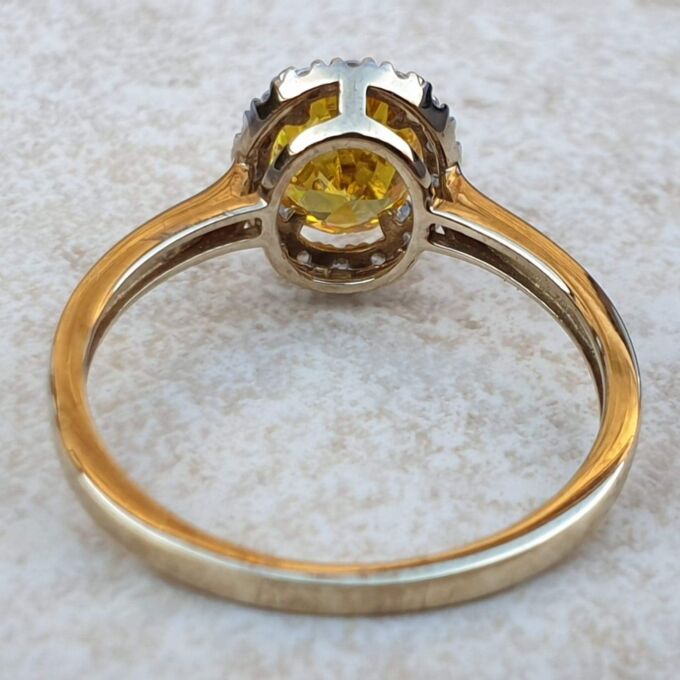 Vibrant Sunshine Yellow Paste Ring in 9ct Gold,  a UK O or a US 7 1/2.