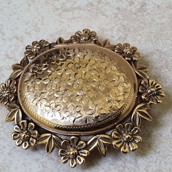 Incredibly Ornate Locket with Brooch and Pendant Options in 9ct Gold.