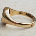 Super Onyx Signet Ring in 9ct Gold, a UK K 1/2 or a US 5 3/4.