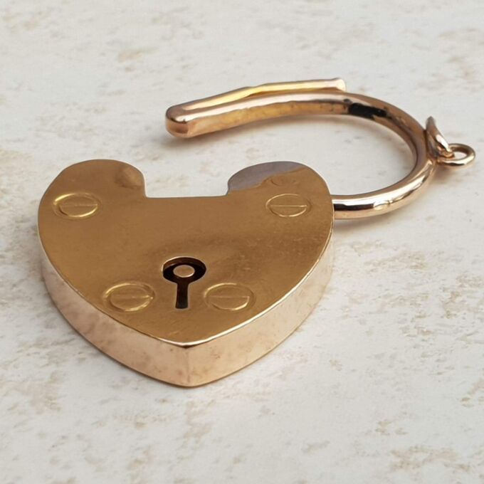 Large Simple Heart Padlock in 9ct Gold