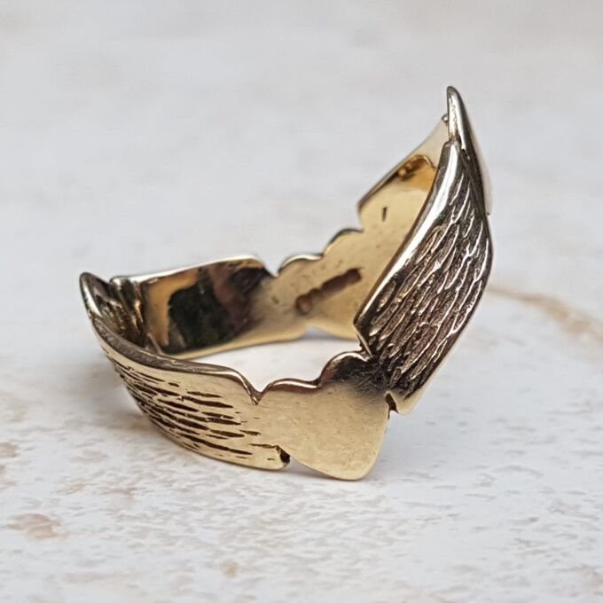 Heart Double Wishbone or Chevron Ring in 9ct Gold, a UK O or a US 7 1/4.