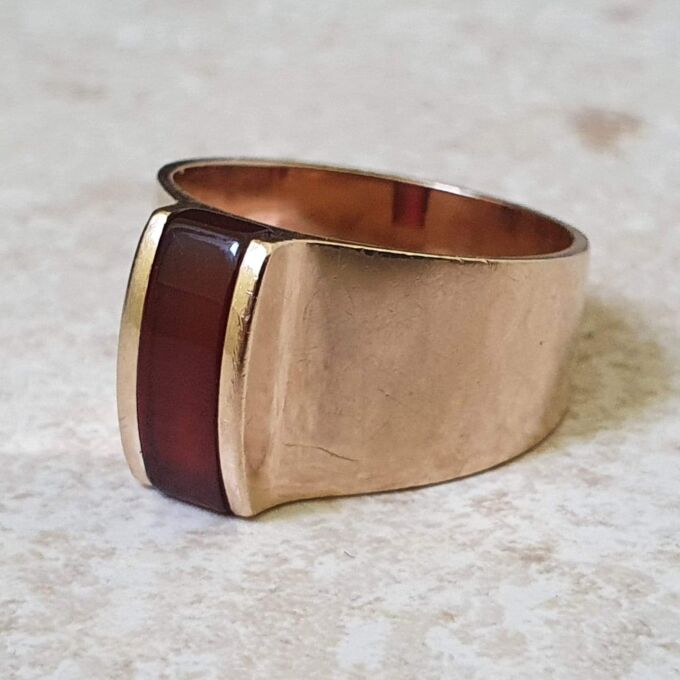 Reserved – Fabulous Carnelian Signet Ring in 9ct Gold.