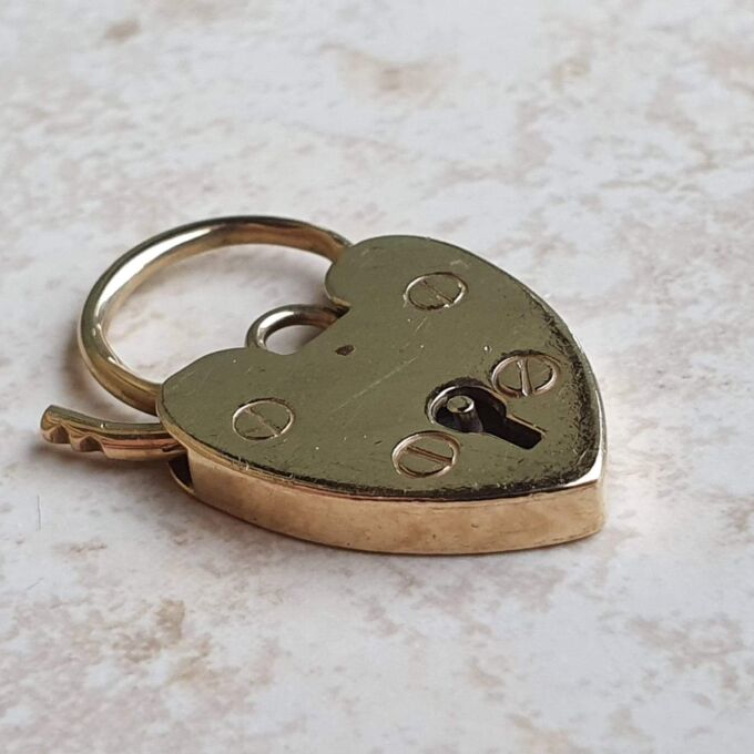 Plain Heart Shaped Padlock in 9ct Gold
