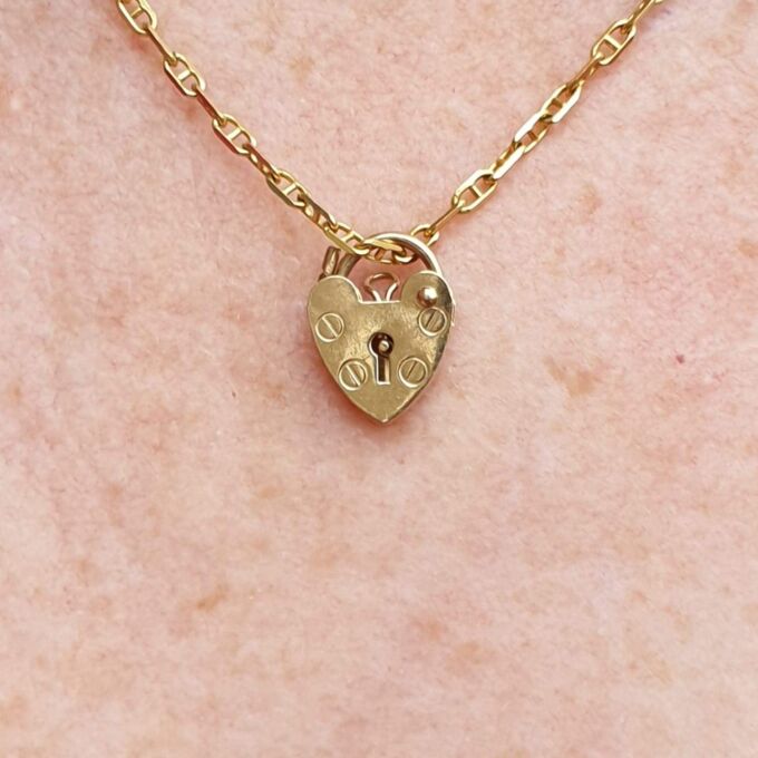 Tiny Working Heart Padlock in 9ct Gold