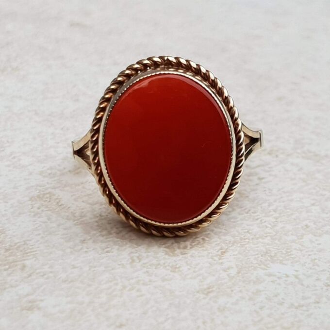 Bold Carnelian Solitaire Ring in 9ct Gold, a UK L 1/2 or a US 6 1/4.