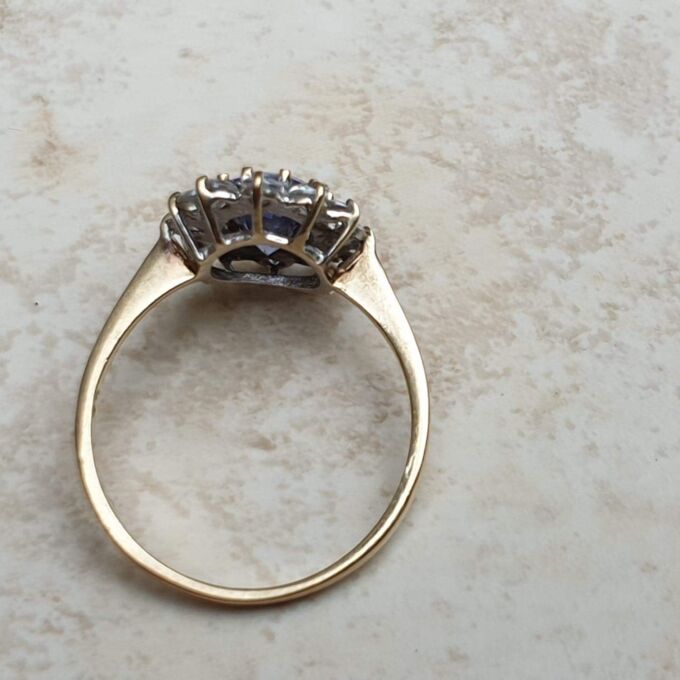 Tanzanite Coloured Paste Cluster Ring in 9ct Gold,  a UK N or a US 7.